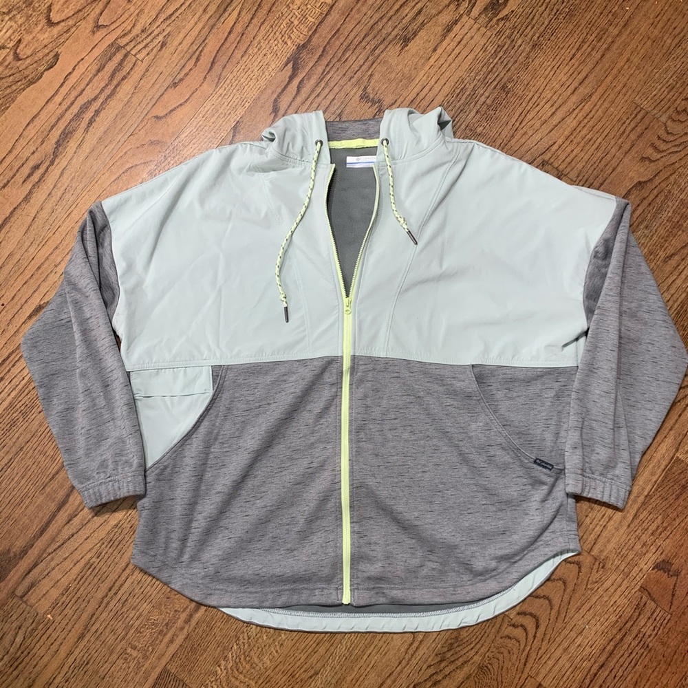 Columbia gray and blue zip up jacket